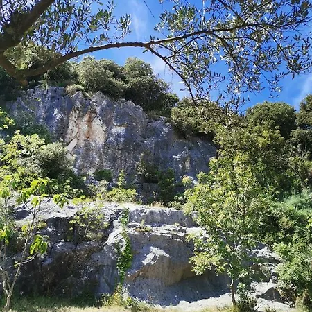 Апартаменти Cave With A Terrace And Free Parking