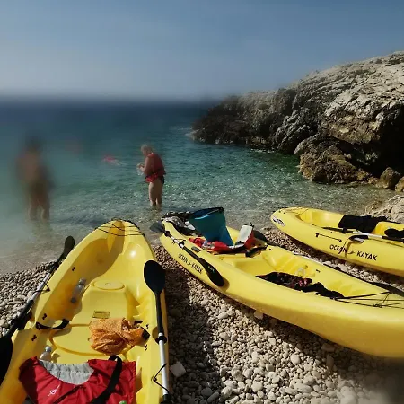 Cave With Free Parking Διαμέρισμα