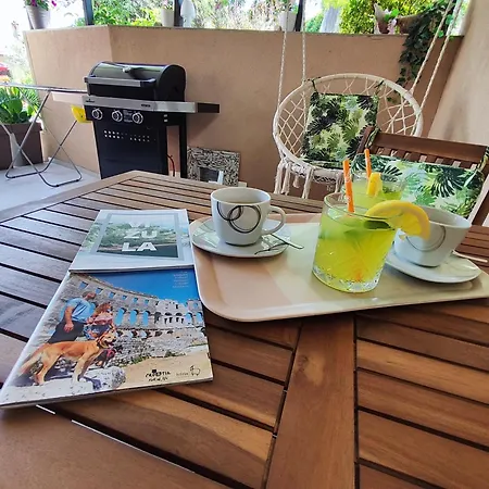 Apartment Cave With Free Parking Pula