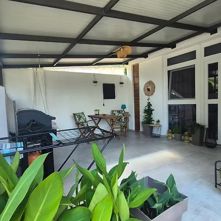 Cave With A Terrace And Free Parking Апартаменти