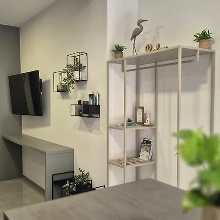 Cave With A Terrace And Free Parking Apartment Pula